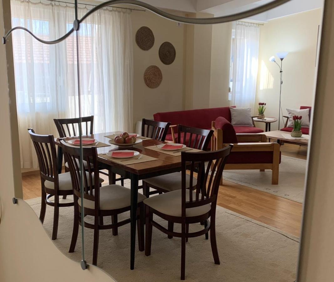 Bright Top Floor Apartment With Free Parking Skopje Exteriér fotografie